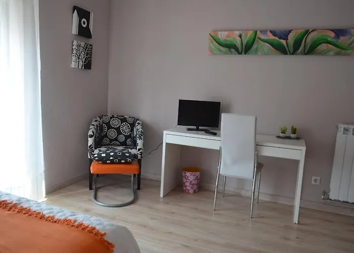 Domus Salamanca. Melchor Cano. Centro. 4 * Salamanka